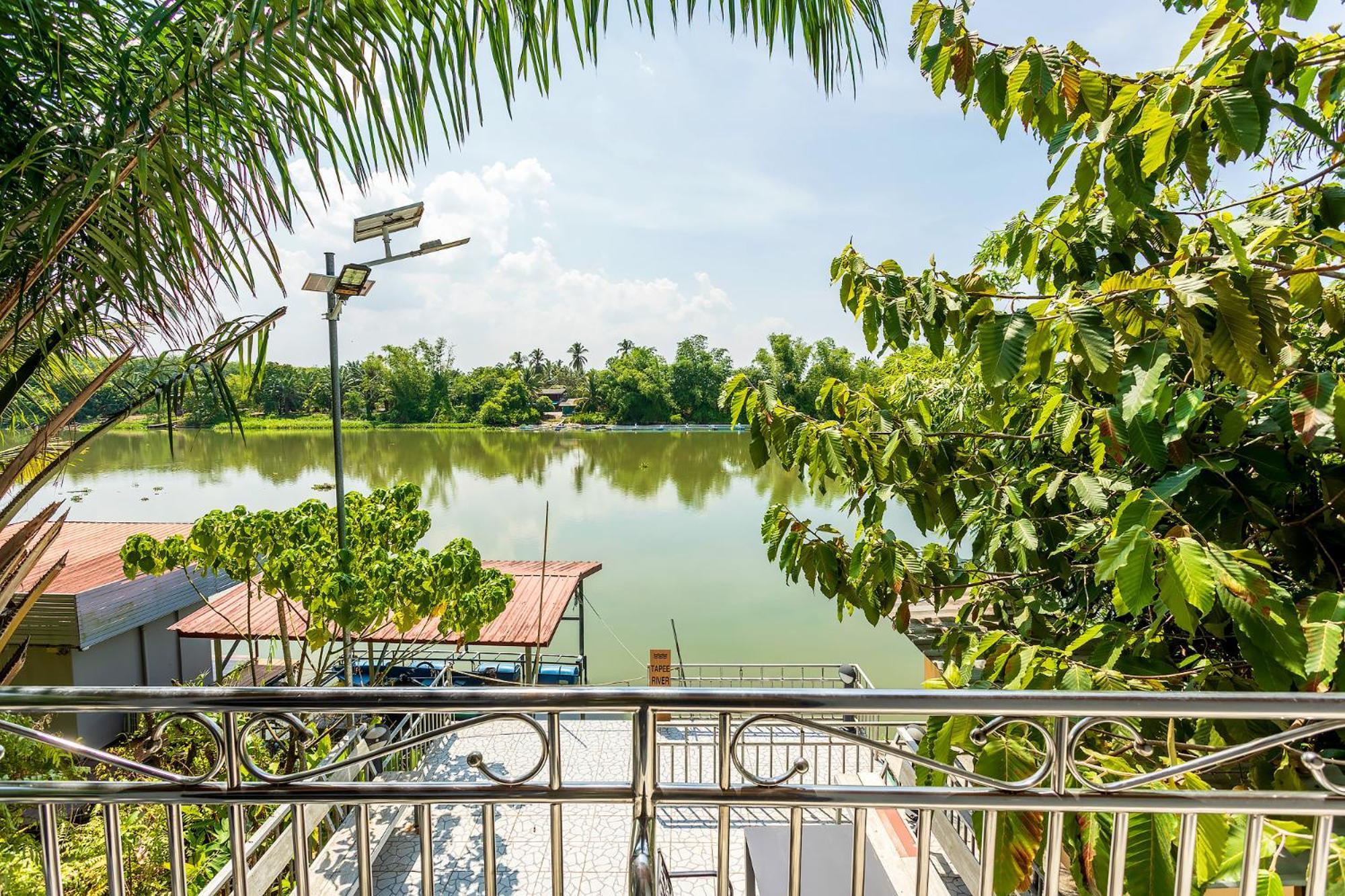 Neenlawat Riverside Сураттхани Экстерьер фото