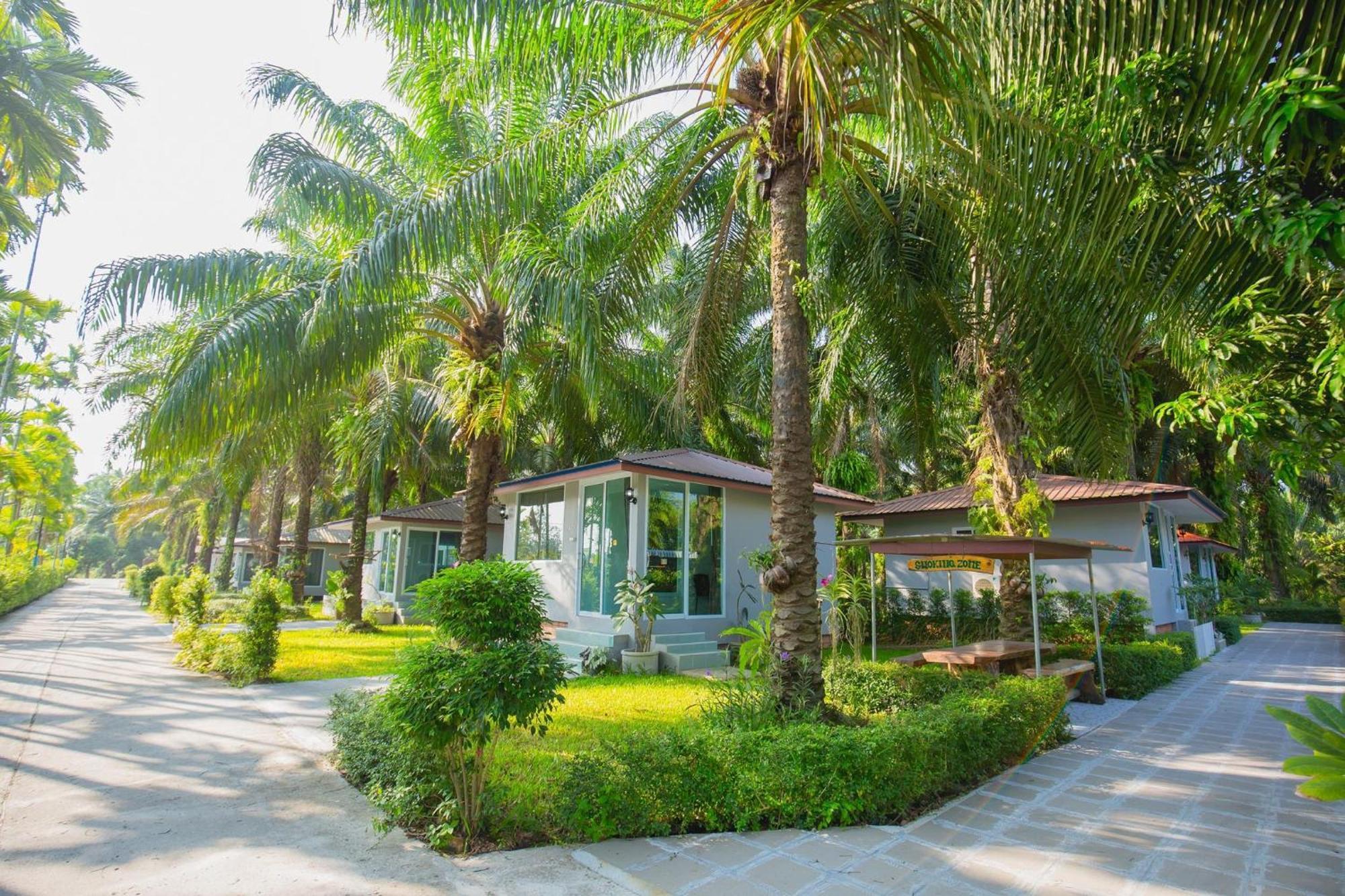 Neenlawat Riverside Сураттхани Экстерьер фото