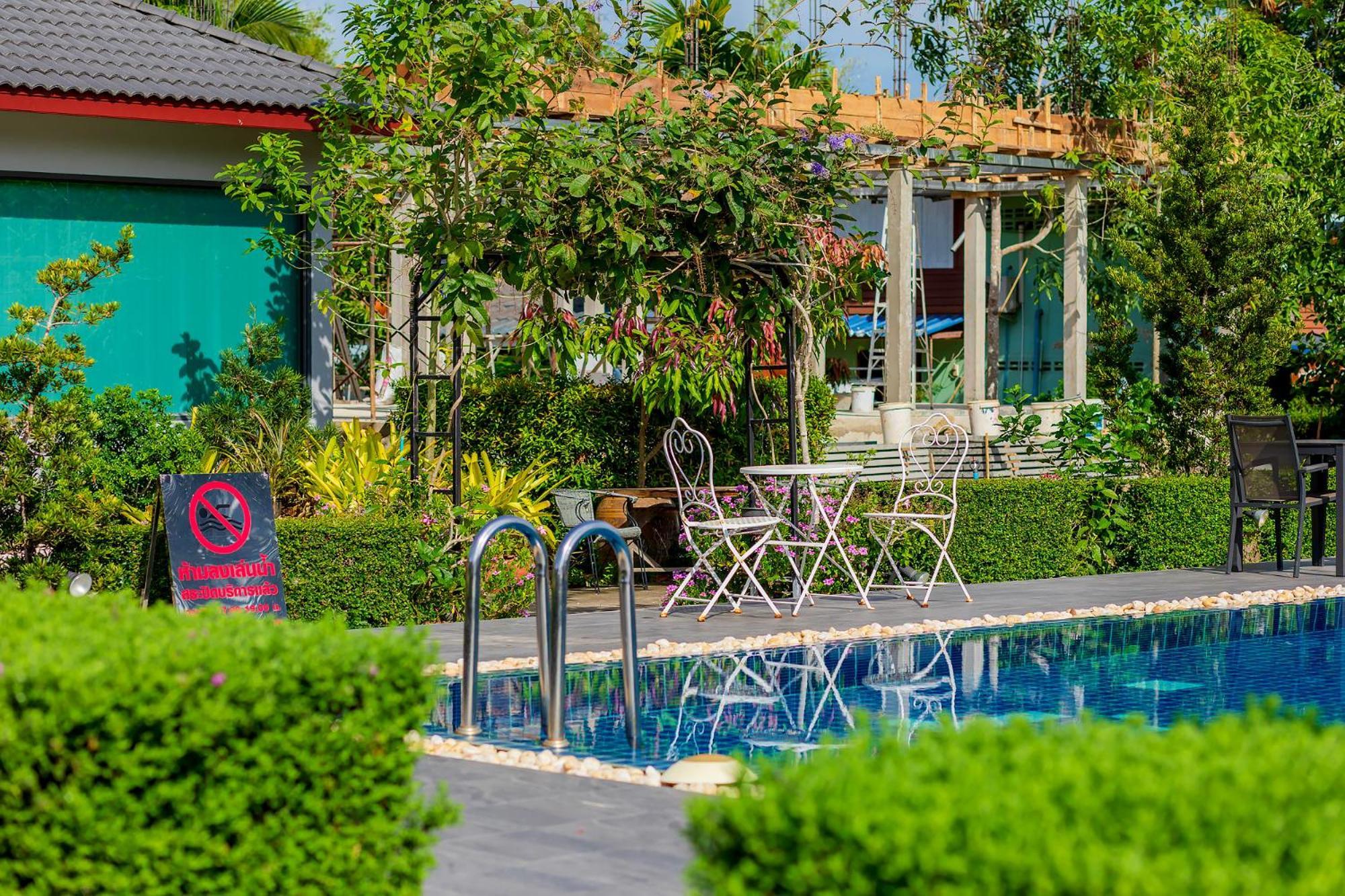Neenlawat Riverside Сураттхани Экстерьер фото